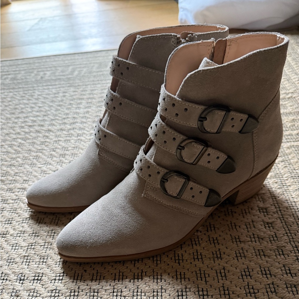 Stylish Gray Women's Ankle Boots